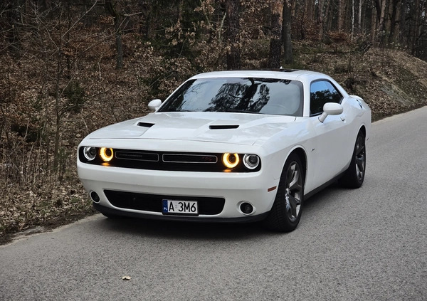 Dodge Challenger cena 117500 przebieg: 112000, rok produkcji 2016 z Warszawa małe 37